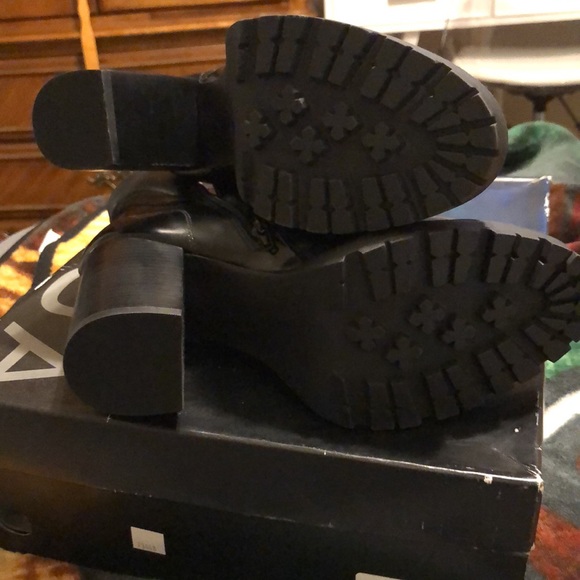 NWT! AQUA leather stacked heel platform hikers - Picture 7 of 9